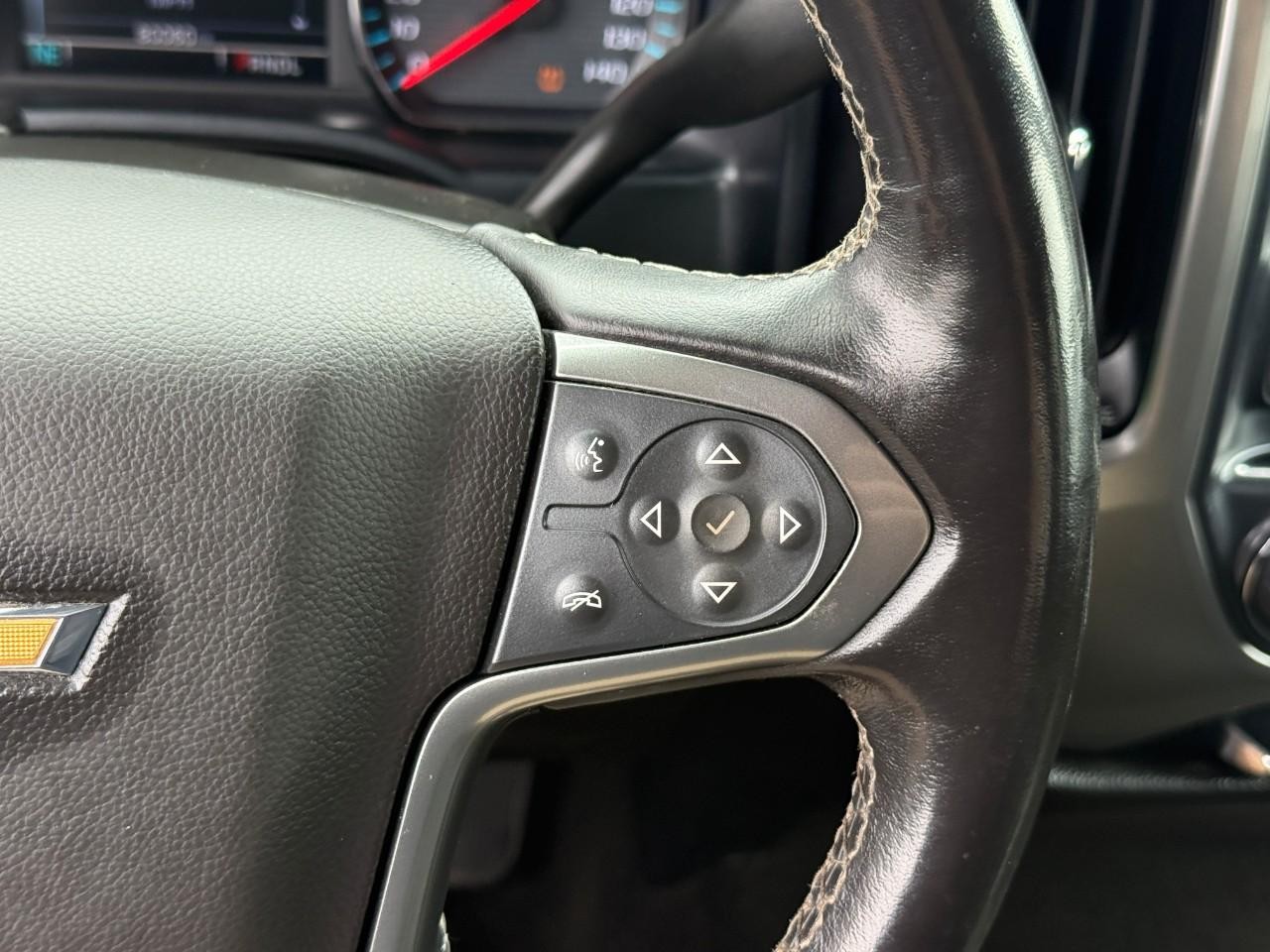 Chevrolet Silverado 1500 Vehicle Full-screen Gallery Image 19