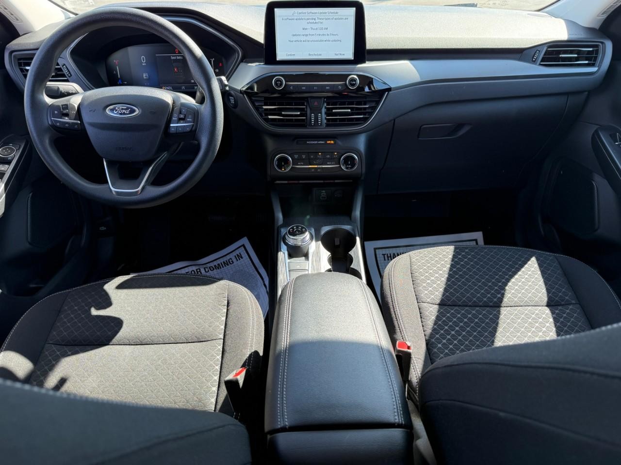 Ford Escape Vehicle Full-screen Gallery Image 12