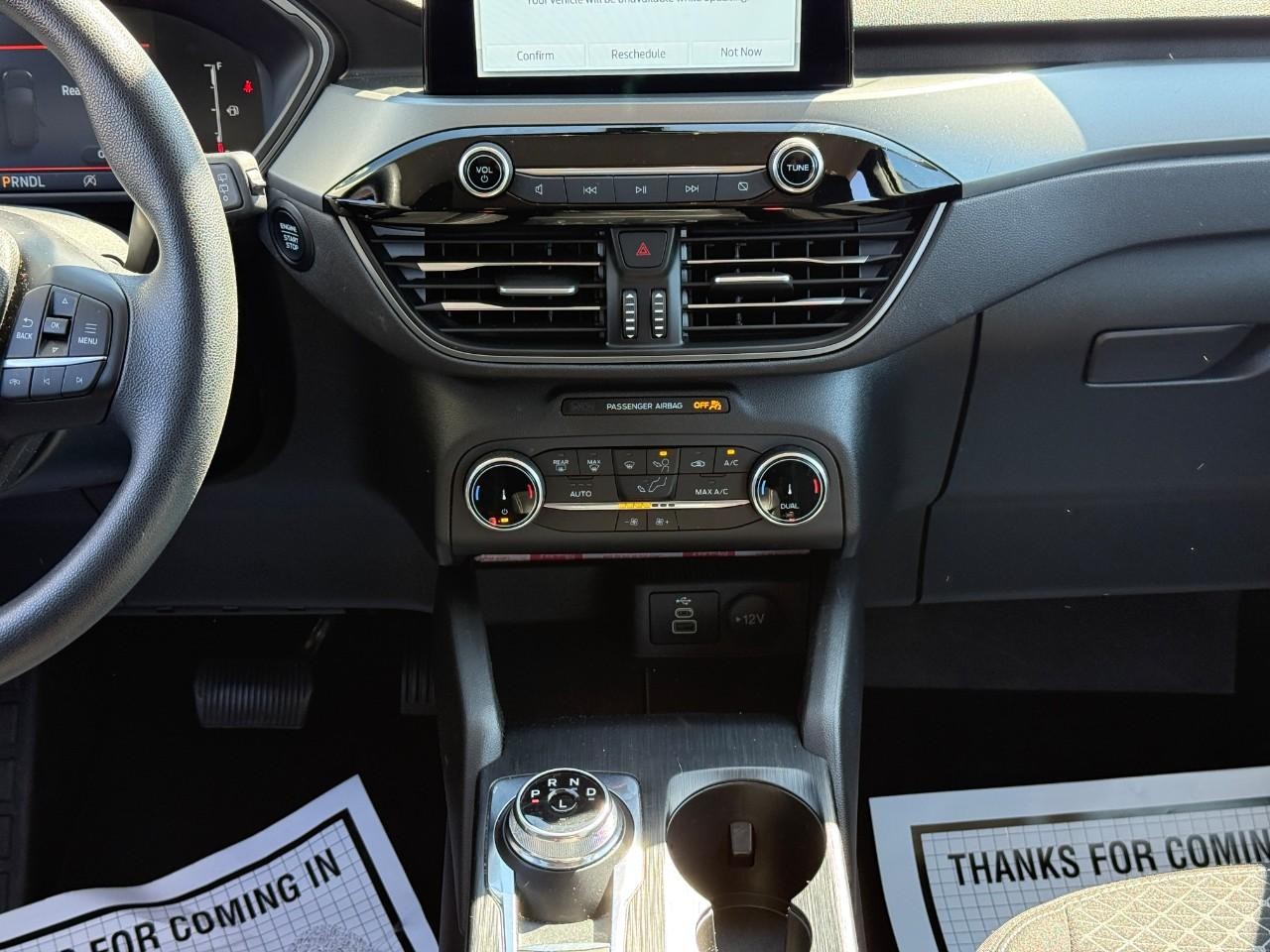Ford Escape Vehicle Full-screen Gallery Image 15