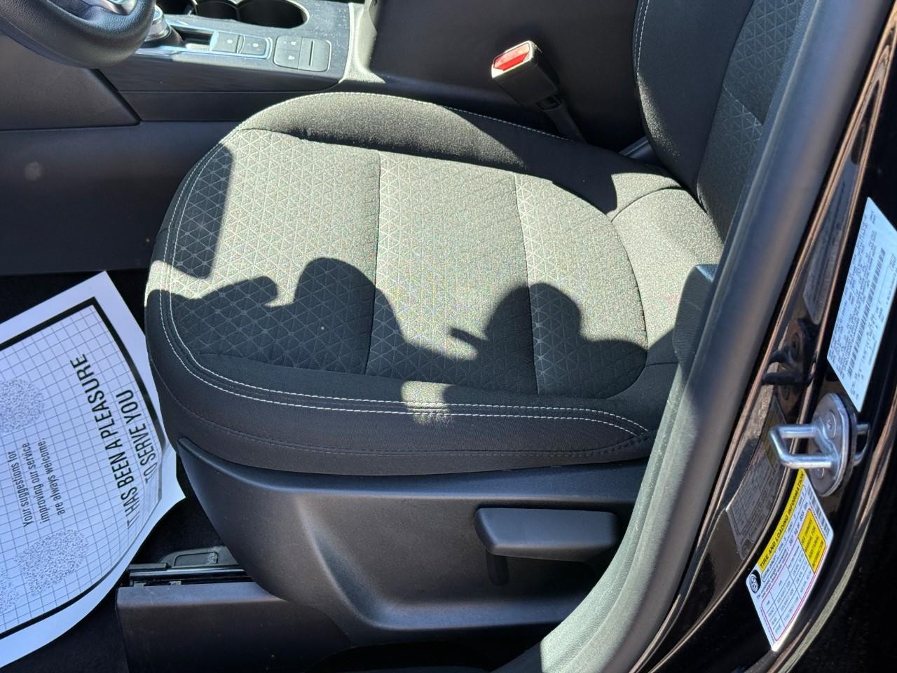 Ford Escape Vehicle Full-screen Gallery Image 19