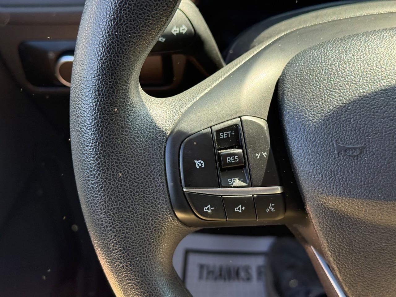 Ford Escape Vehicle Full-screen Gallery Image 21