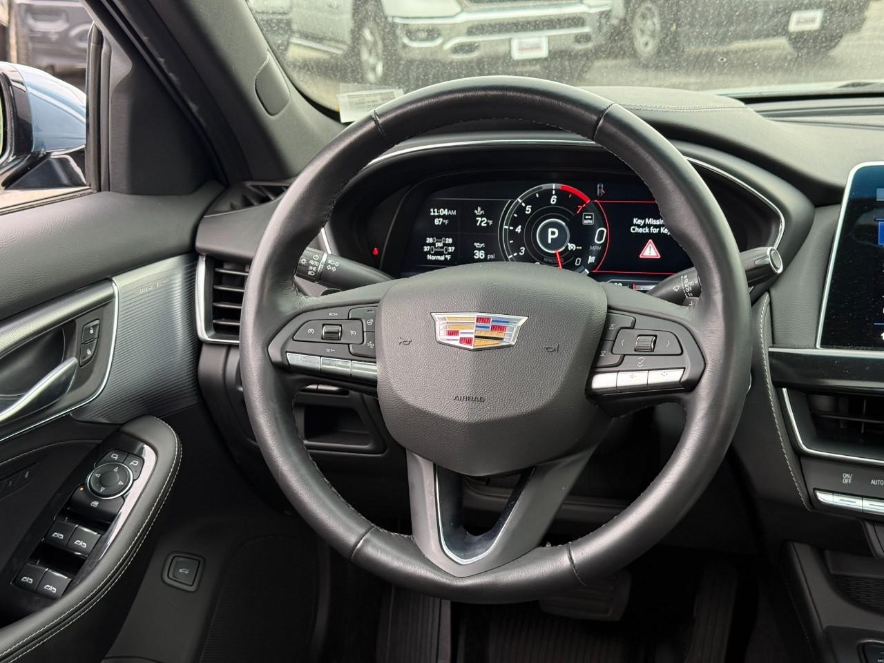 Cadillac CT5 Vehicle Full-screen Gallery Image 12