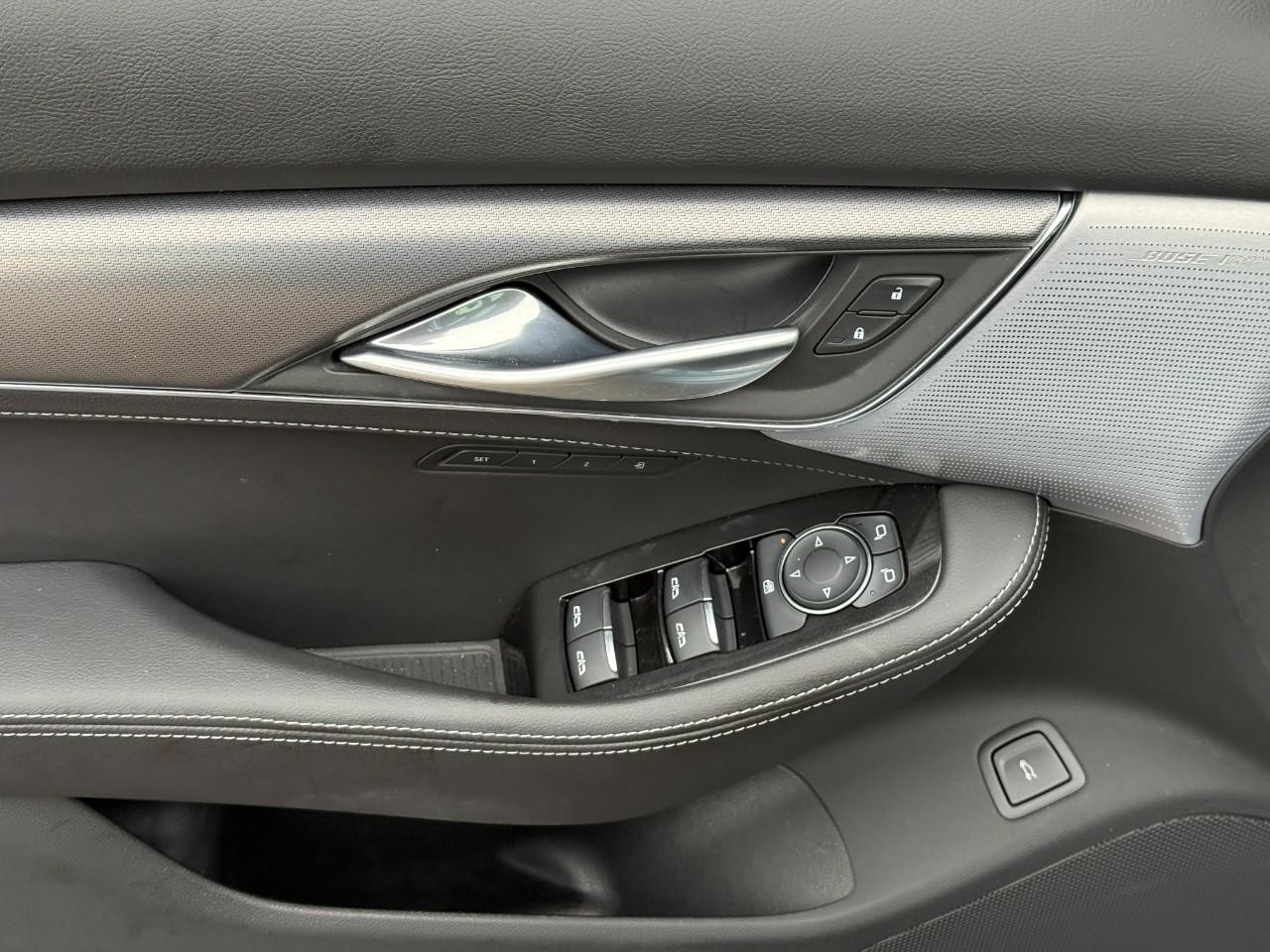 Cadillac CT5 Vehicle Full-screen Gallery Image 16
