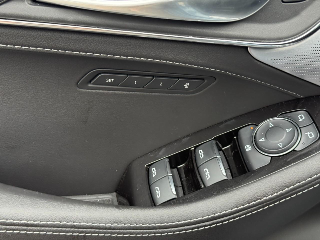 Cadillac CT5 Vehicle Full-screen Gallery Image 17