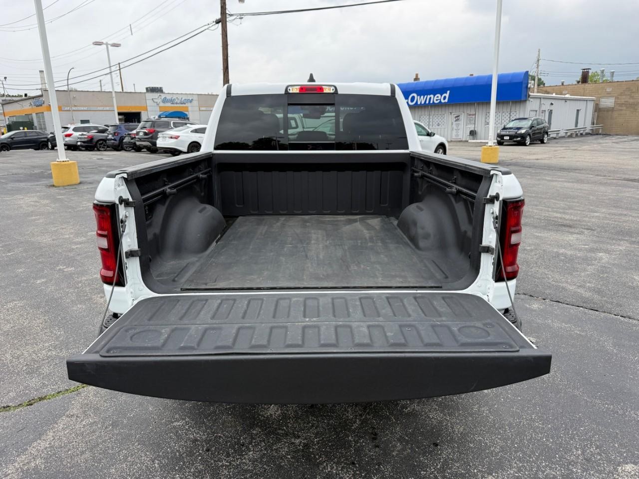 Ram 1500 Vehicle Full-screen Gallery Image 07