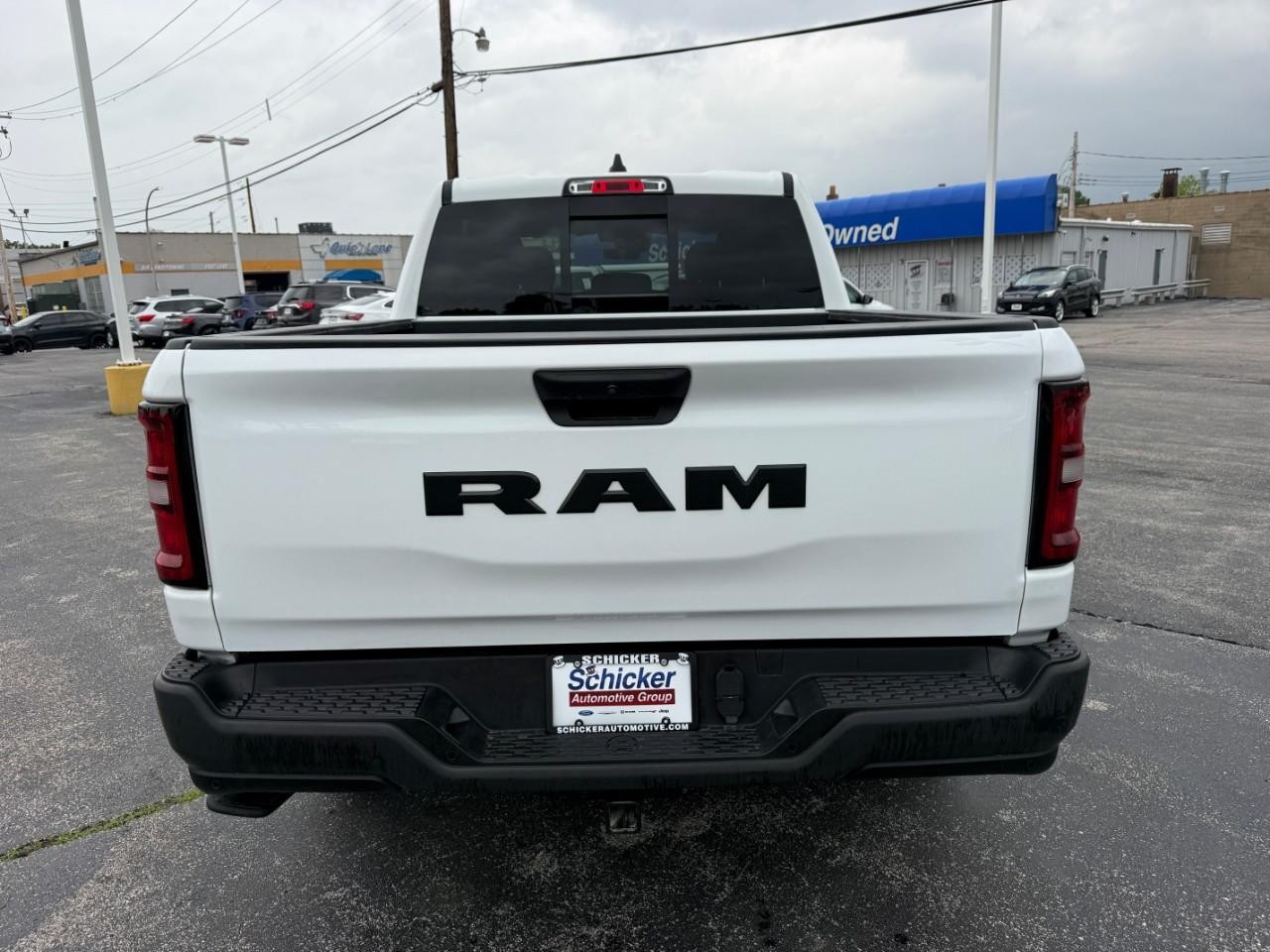 Ram 1500 Vehicle Full-screen Gallery Image 08