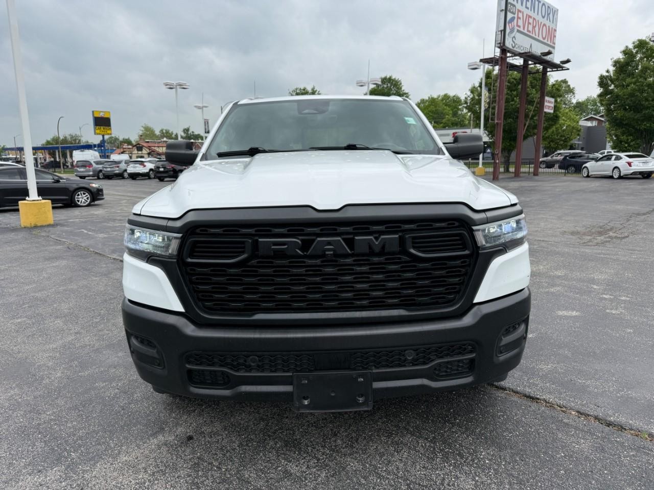 Ram 1500 Vehicle Full-screen Gallery Image 09