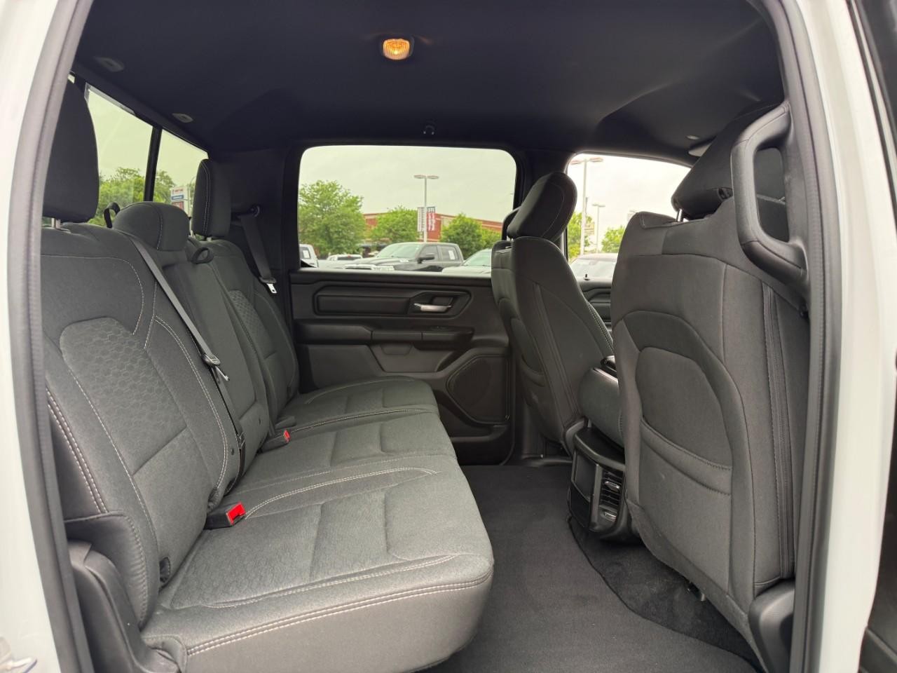Ram 1500 Vehicle Full-screen Gallery Image 10
