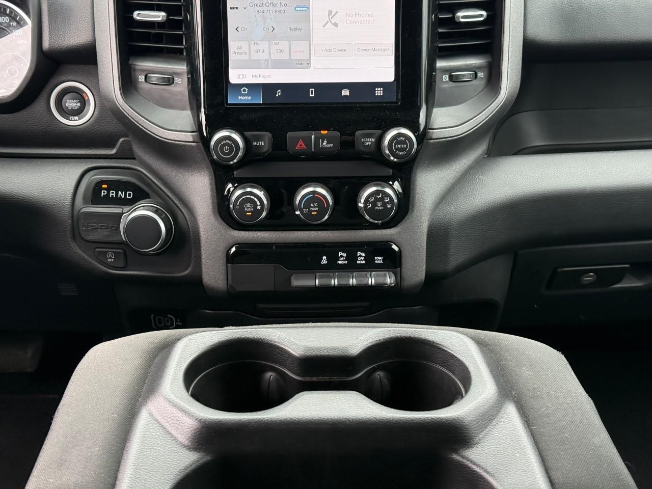 Ram 1500 Vehicle Full-screen Gallery Image 14