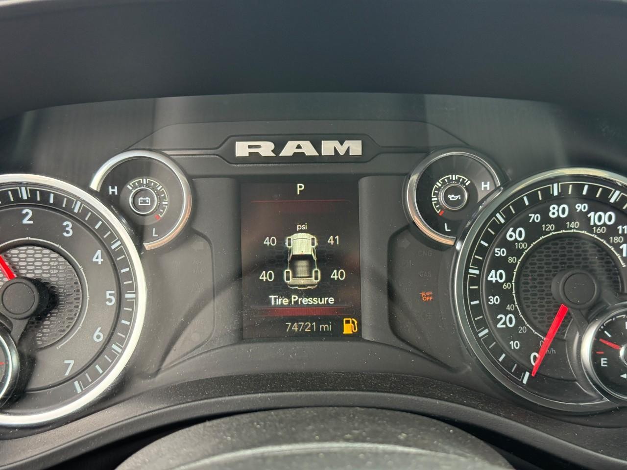 Ram 1500 Vehicle Full-screen Gallery Image 20