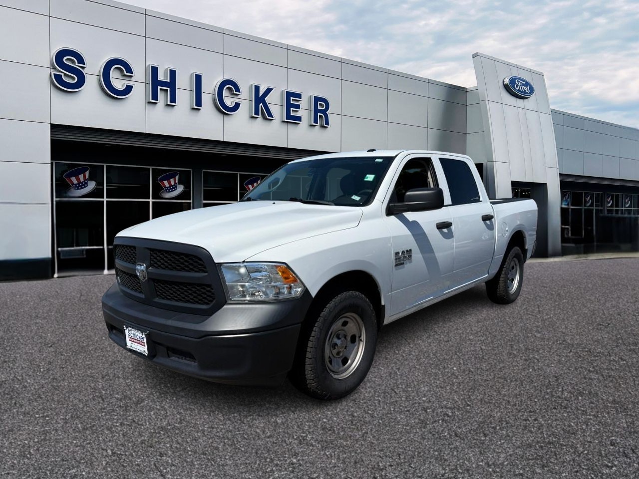 Ram 1500 Classic Vehicle Full-screen Gallery Image 04