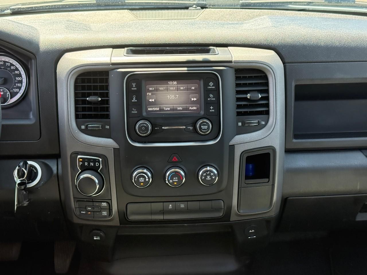 Ram 1500 Classic Vehicle Full-screen Gallery Image 13