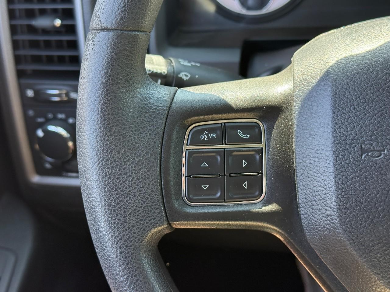 Ram 1500 Classic Vehicle Full-screen Gallery Image 18