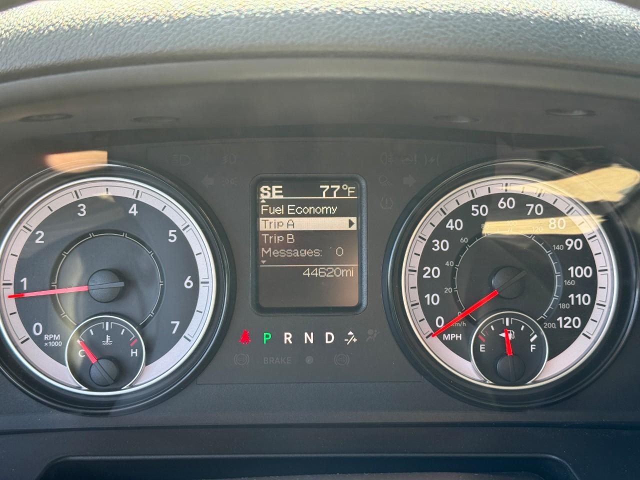 Ram 1500 Classic Vehicle Full-screen Gallery Image 20