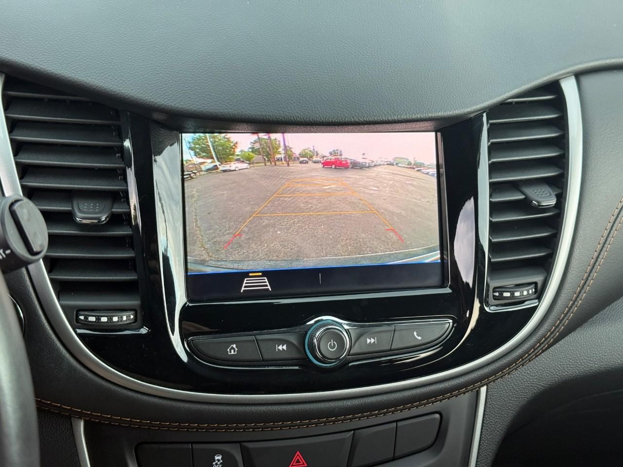 Chevrolet Trax Vehicle Full-screen Gallery Image 23