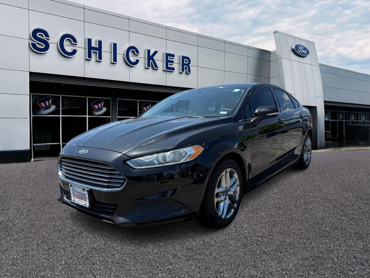 Ford Fusion Vehicle Full-screen Gallery Image 04