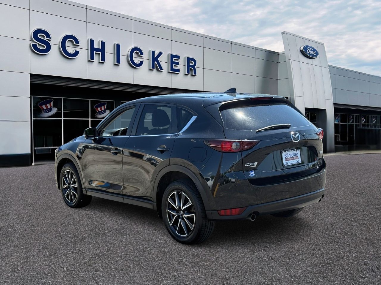 Mazda CX-5 Vehicle Full-screen Gallery Image 03