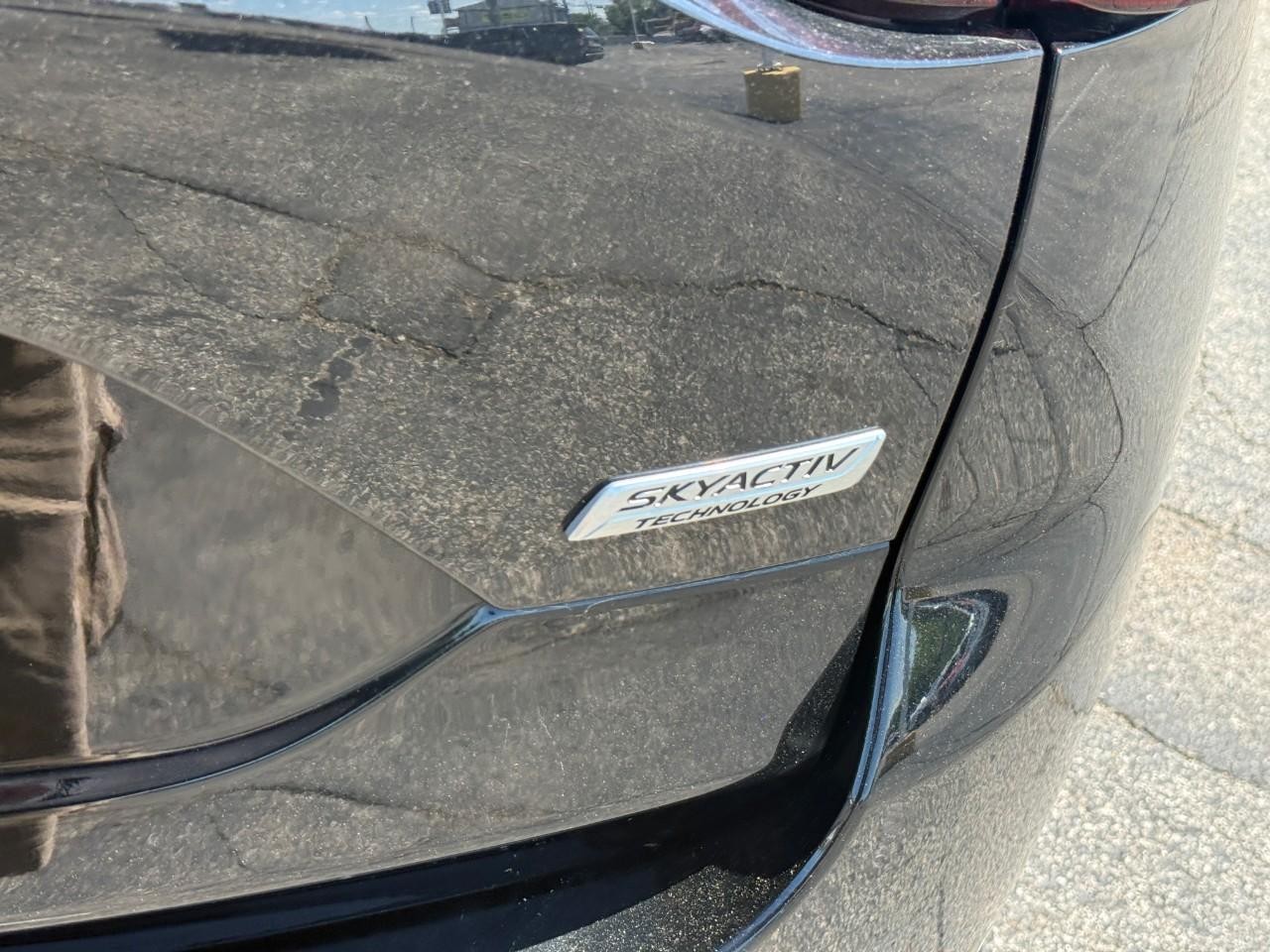 Mazda CX-5 Vehicle Full-screen Gallery Image 10