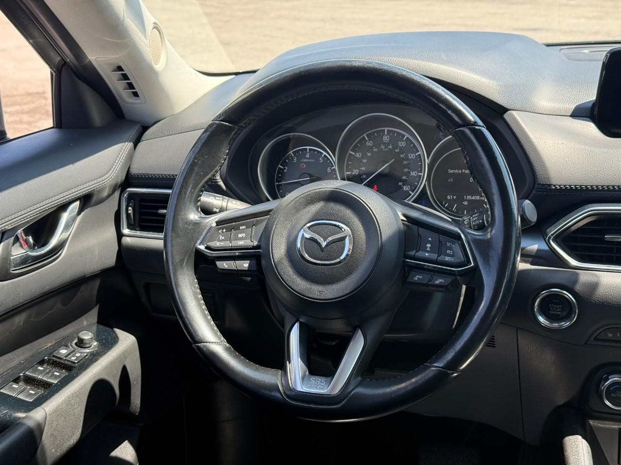 Mazda CX-5 Vehicle Full-screen Gallery Image 13