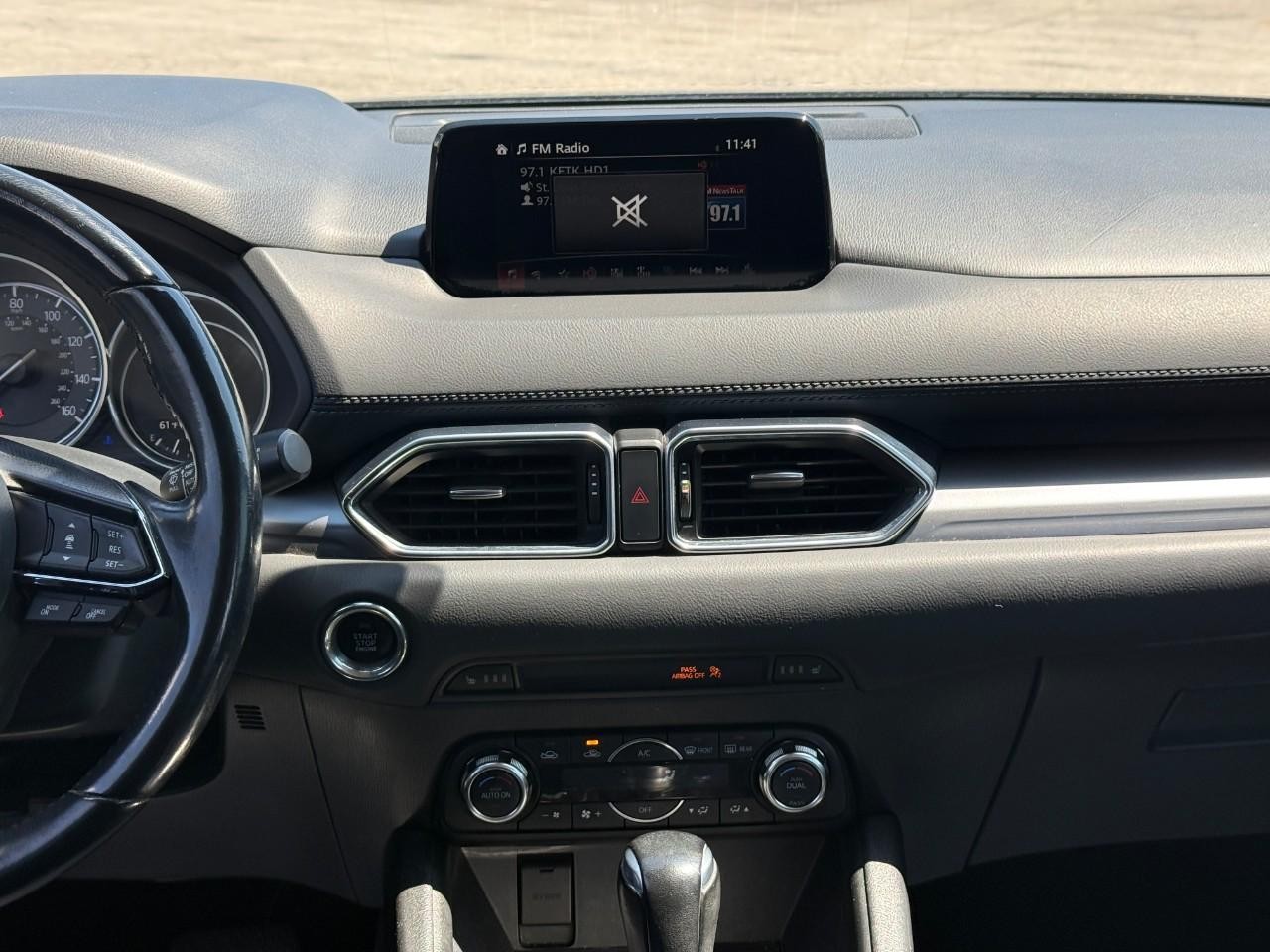 Mazda CX-5 Vehicle Full-screen Gallery Image 14