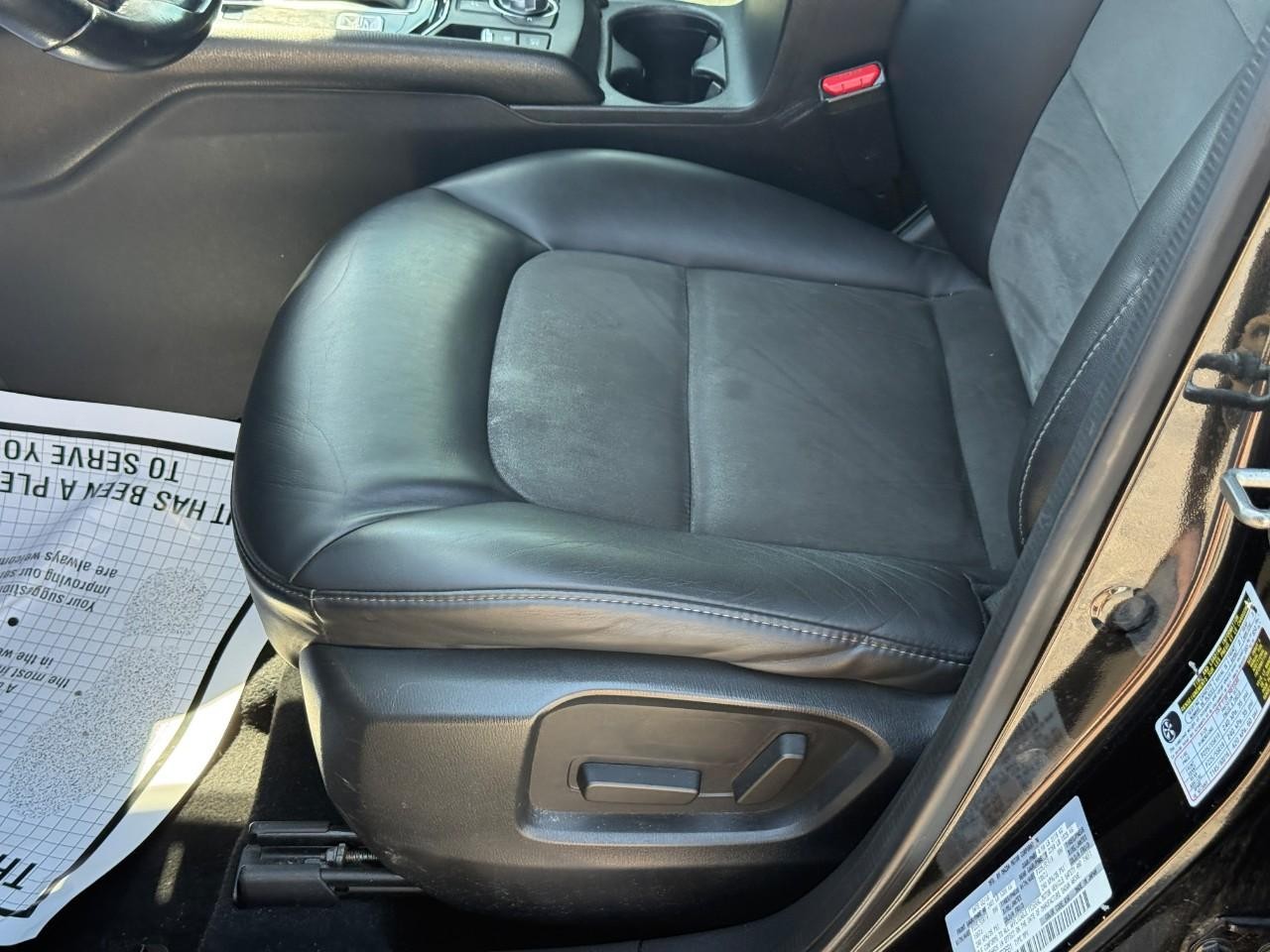 Mazda CX-5 Vehicle Full-screen Gallery Image 18