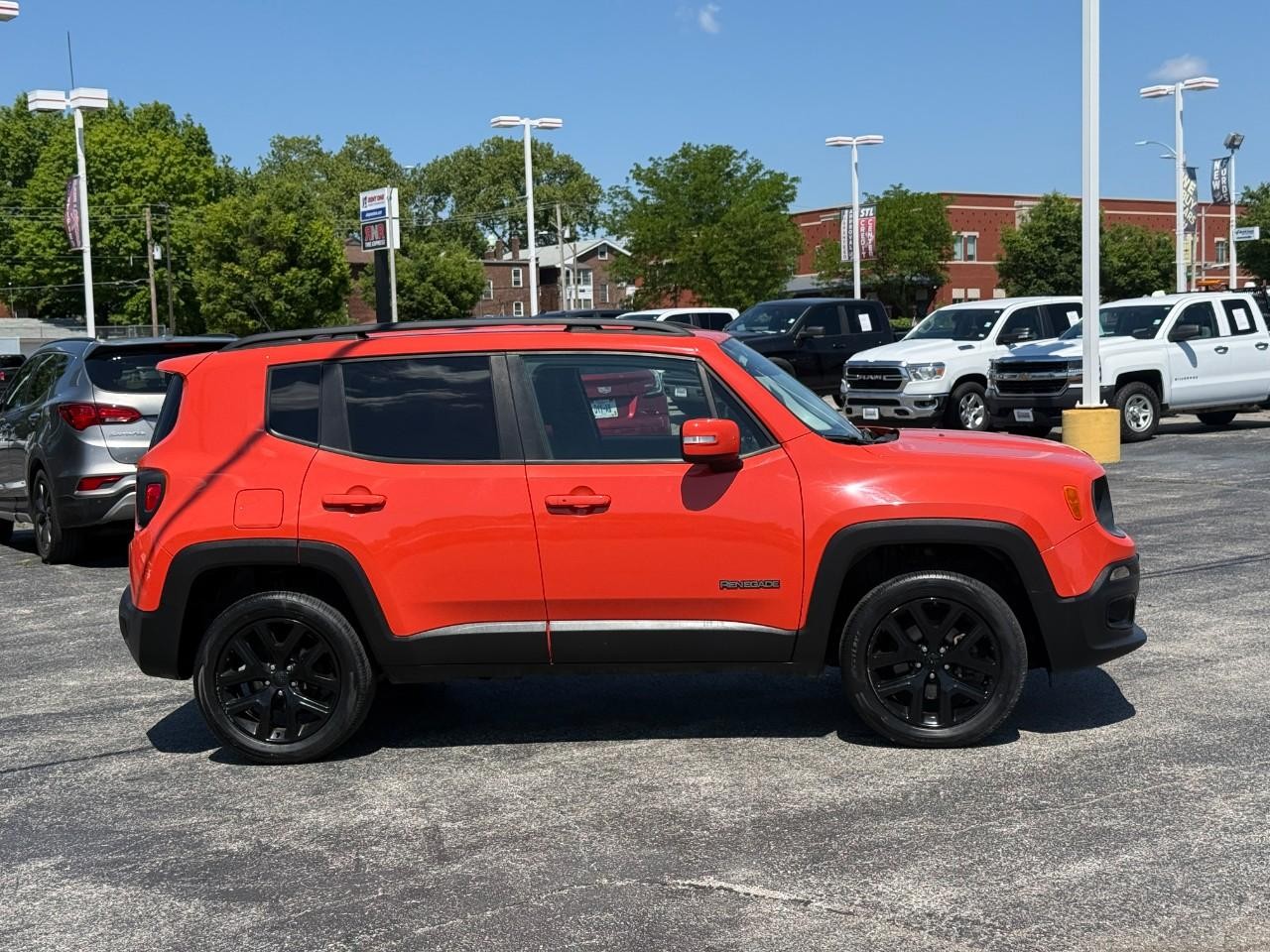 Jeep Renegade Vehicle Full-screen Gallery Image 05