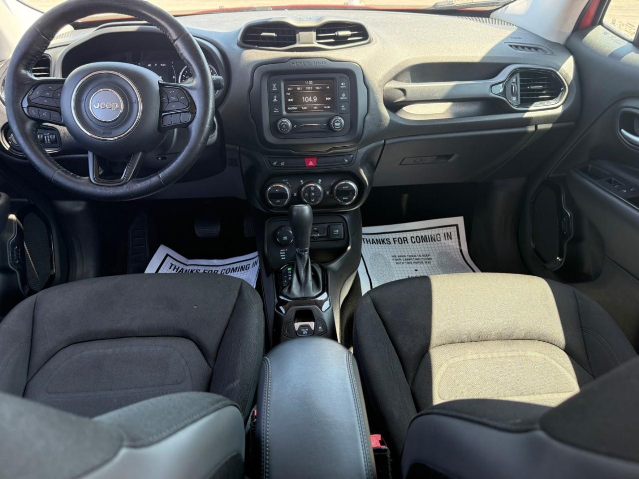 Jeep Renegade Vehicle Full-screen Gallery Image 11