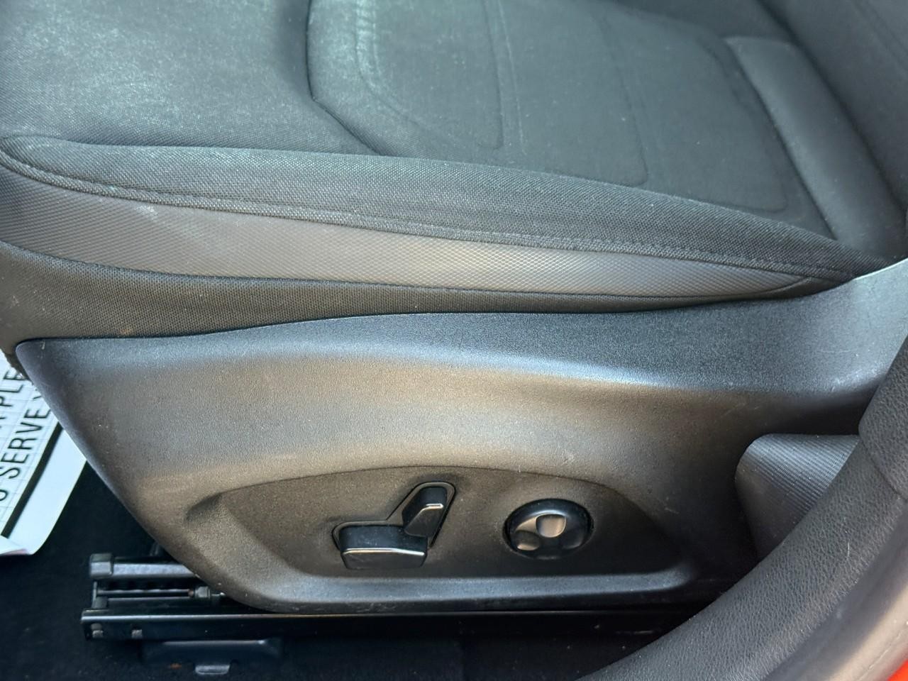 Jeep Renegade Vehicle Full-screen Gallery Image 18