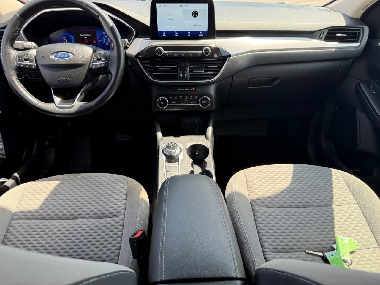 Ford Escape Vehicle Full-screen Gallery Image 11