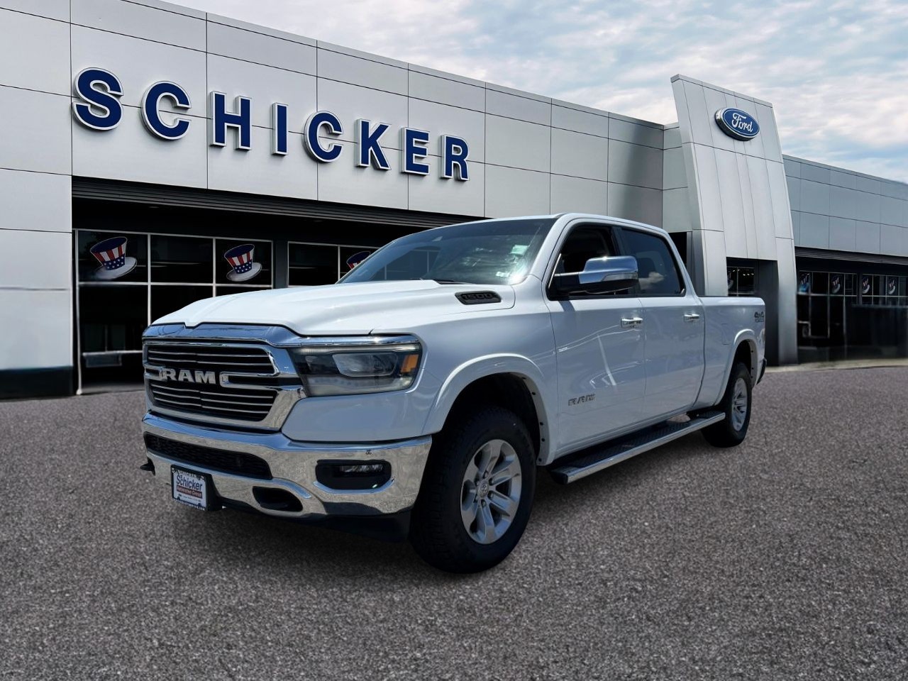 Ram 1500 Vehicle Full-screen Gallery Image 04