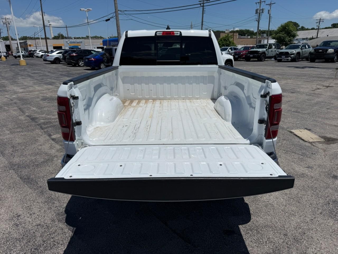 Ram 1500 Vehicle Full-screen Gallery Image 07