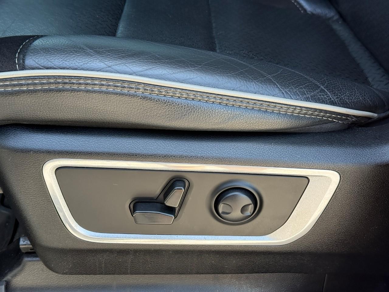 Ram 1500 Vehicle Full-screen Gallery Image 18