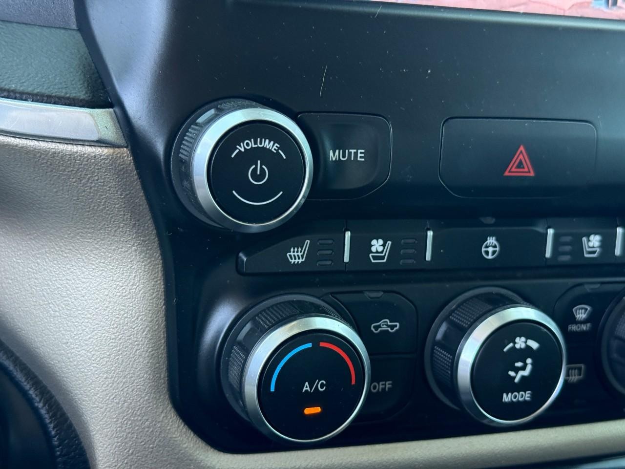 Ram 1500 Vehicle Full-screen Gallery Image 23