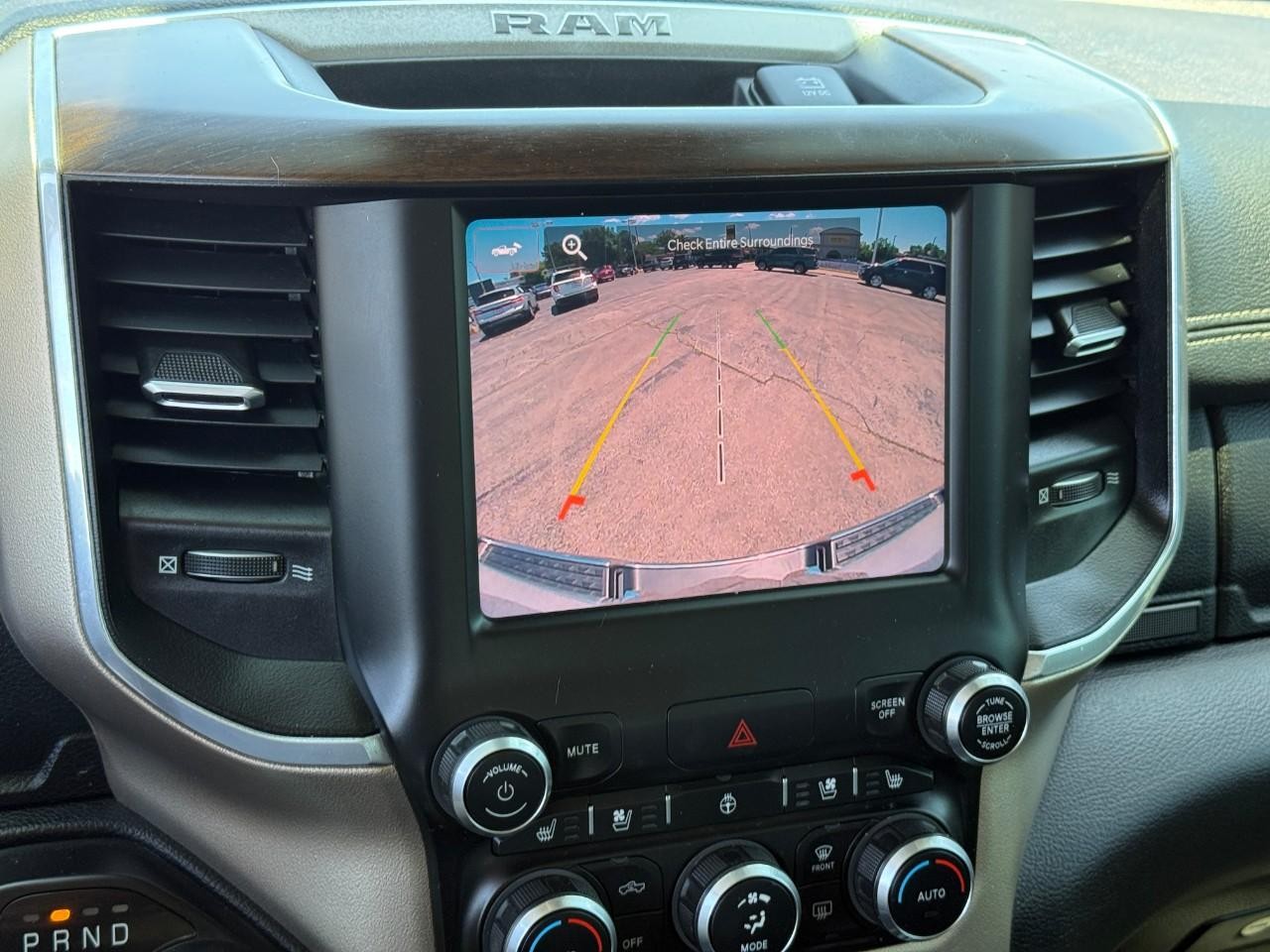 Ram 1500 Vehicle Full-screen Gallery Image 24