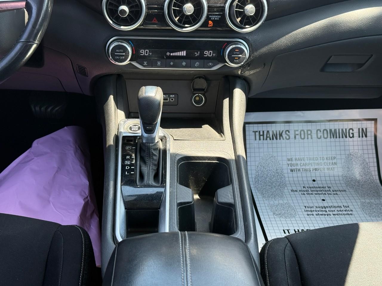 Nissan Sentra Vehicle Full-screen Gallery Image 16