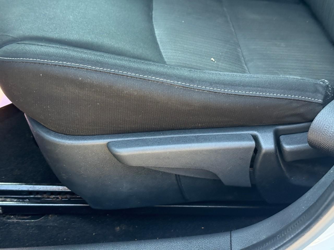 Nissan Sentra Vehicle Full-screen Gallery Image 19