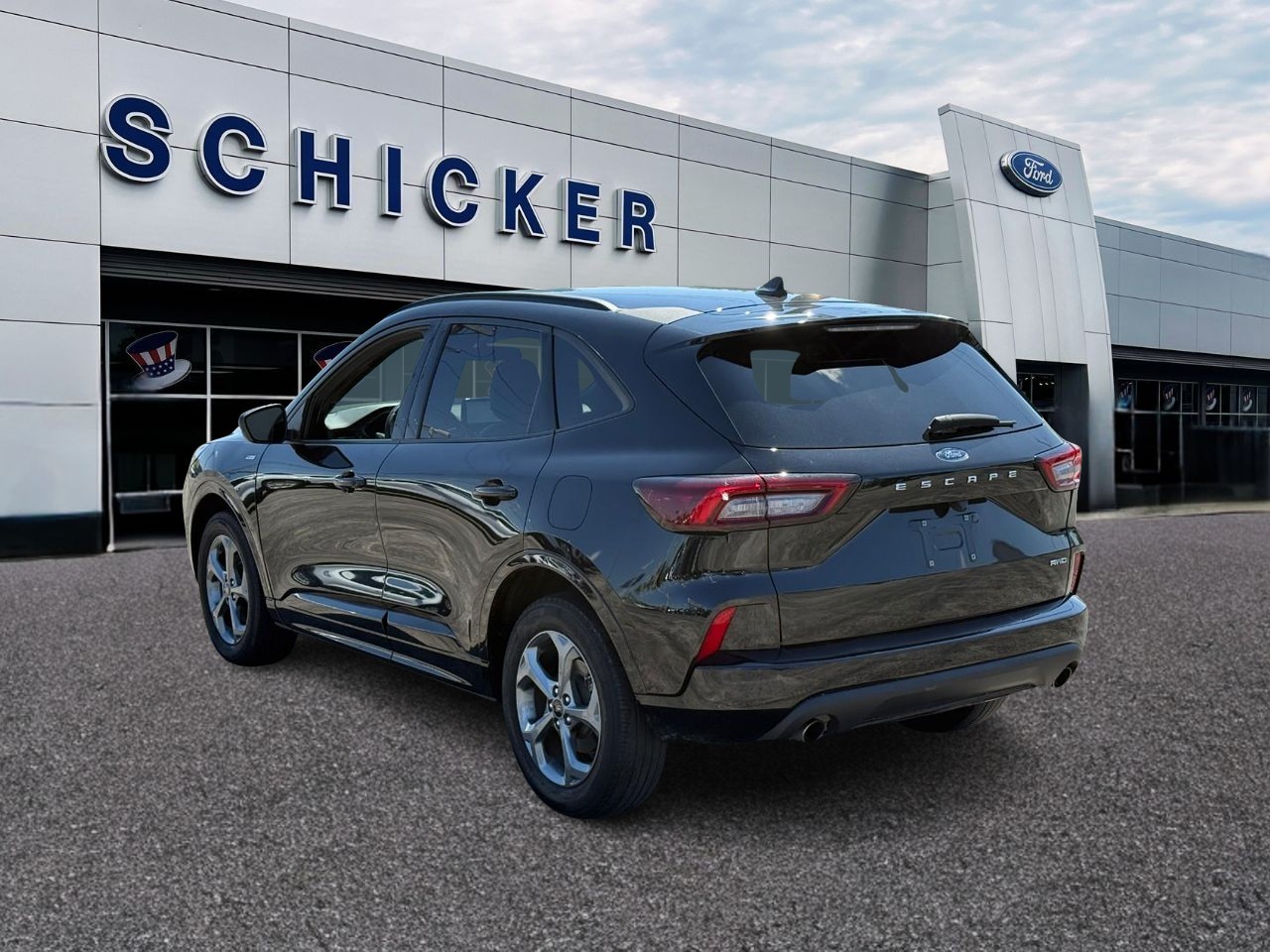 Ford Escape Vehicle Full-screen Gallery Image 03
