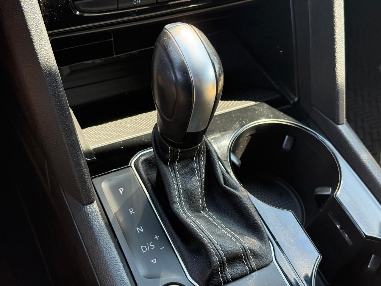 Volkswagen Atlas Cross Sport Vehicle Full-screen Gallery Image 22