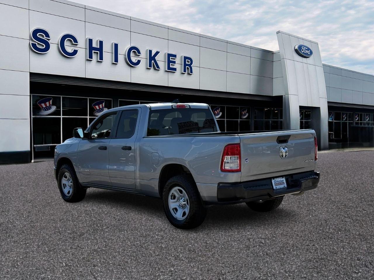 Ram 1500 Vehicle Full-screen Gallery Image 03