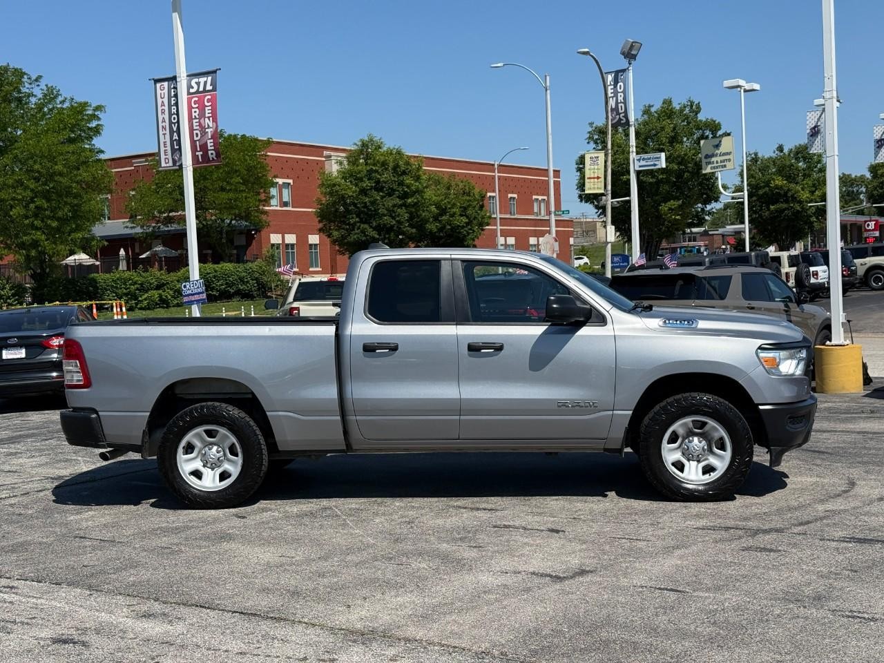 Ram 1500 Vehicle Full-screen Gallery Image 05