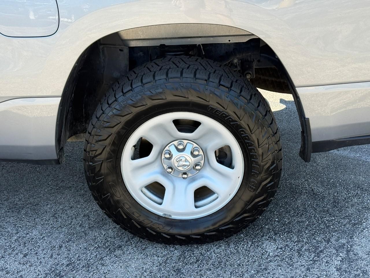 Ram 1500 Vehicle Full-screen Gallery Image 06
