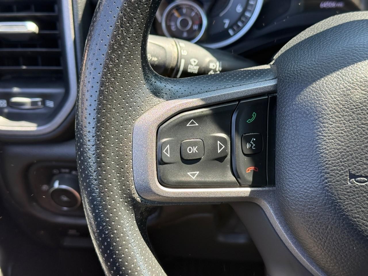 Ram 1500 Vehicle Full-screen Gallery Image 15