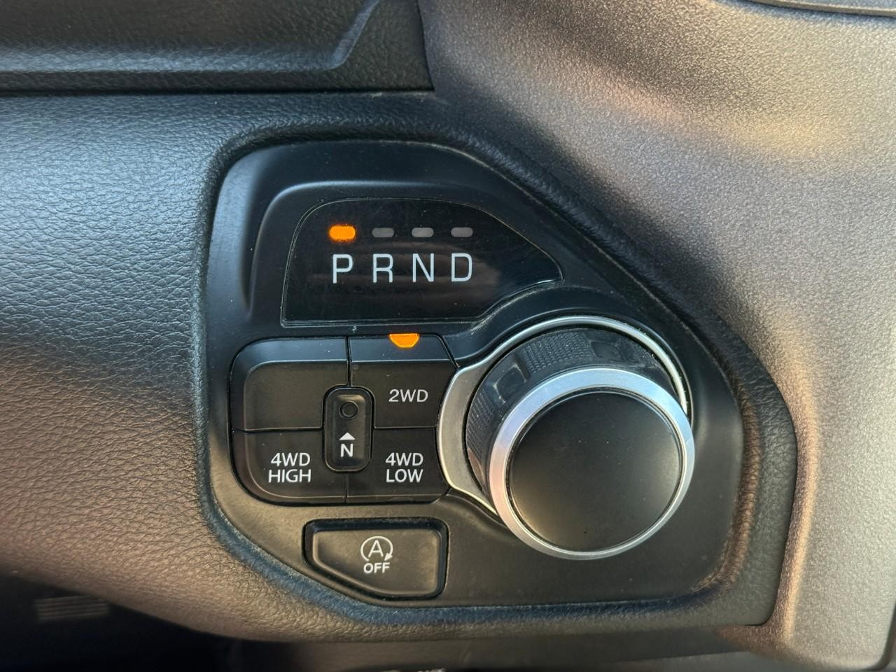 Ram 1500 Vehicle Full-screen Gallery Image 18