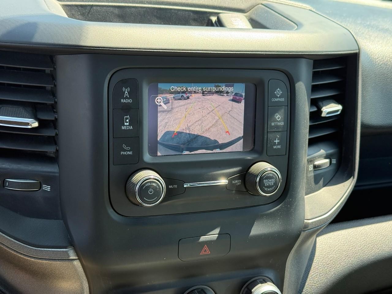 Ram 1500 Vehicle Full-screen Gallery Image 19