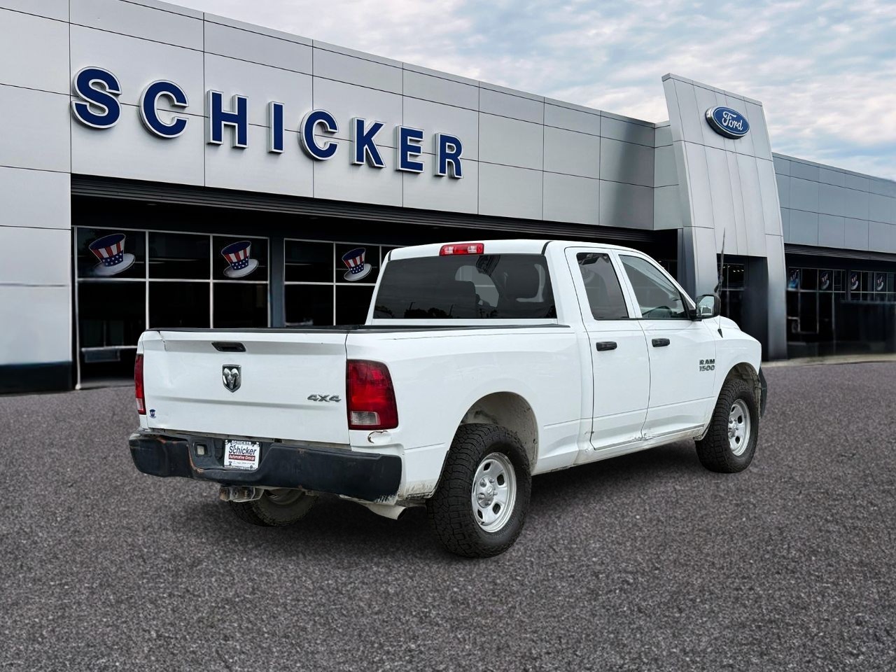 Ram 1500 Vehicle Full-screen Gallery Image 02