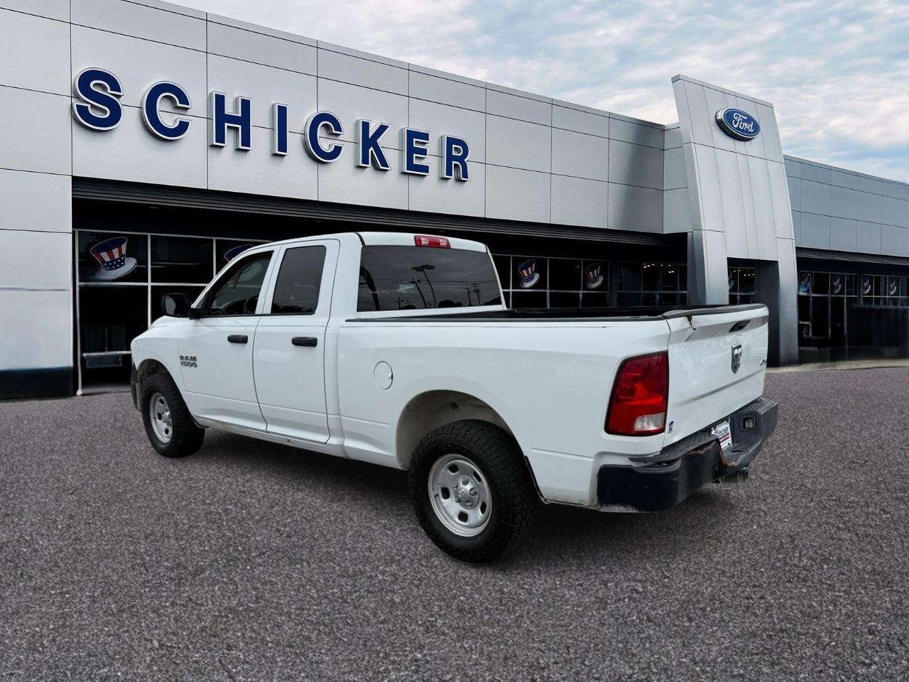 Ram 1500 Vehicle Full-screen Gallery Image 03