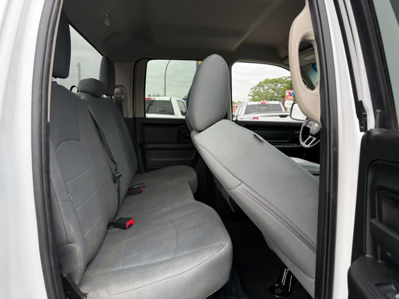 Ram 1500 Vehicle Full-screen Gallery Image 10