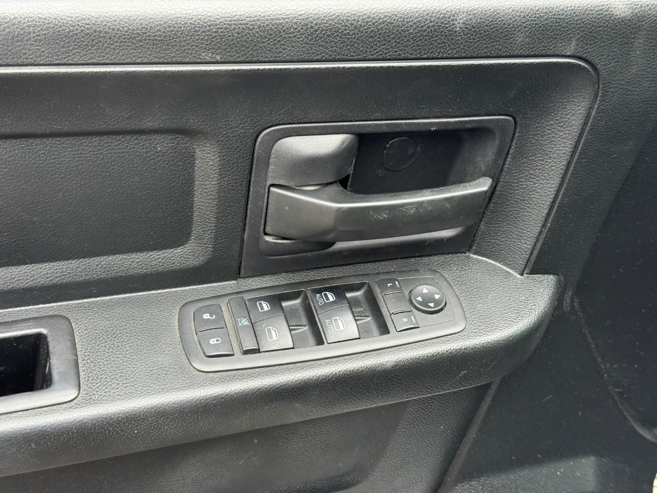 Ram 1500 Vehicle Full-screen Gallery Image 15