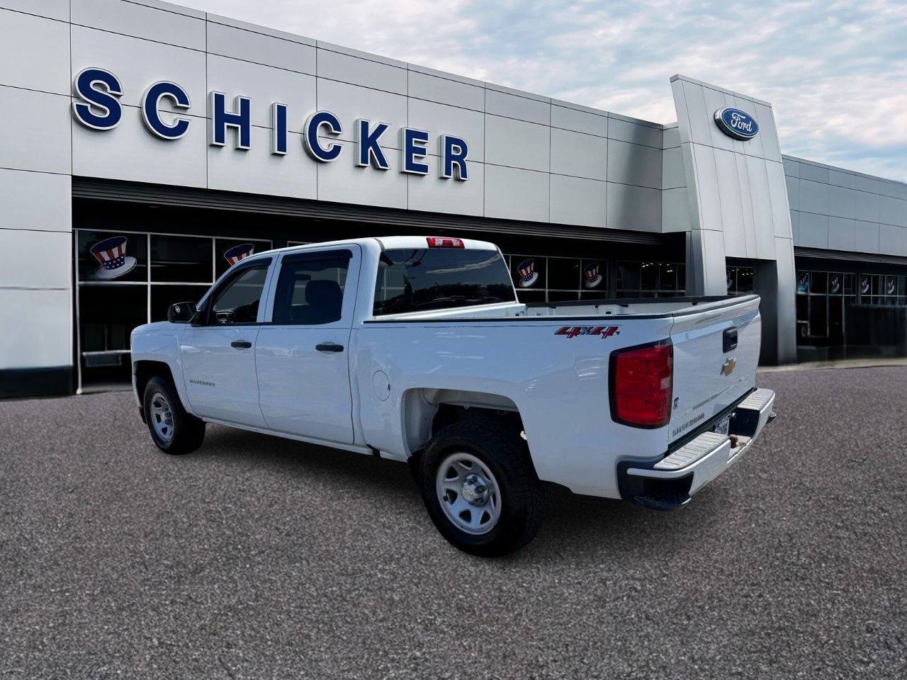 Chevrolet Silverado 1500 Vehicle Full-screen Gallery Image 03