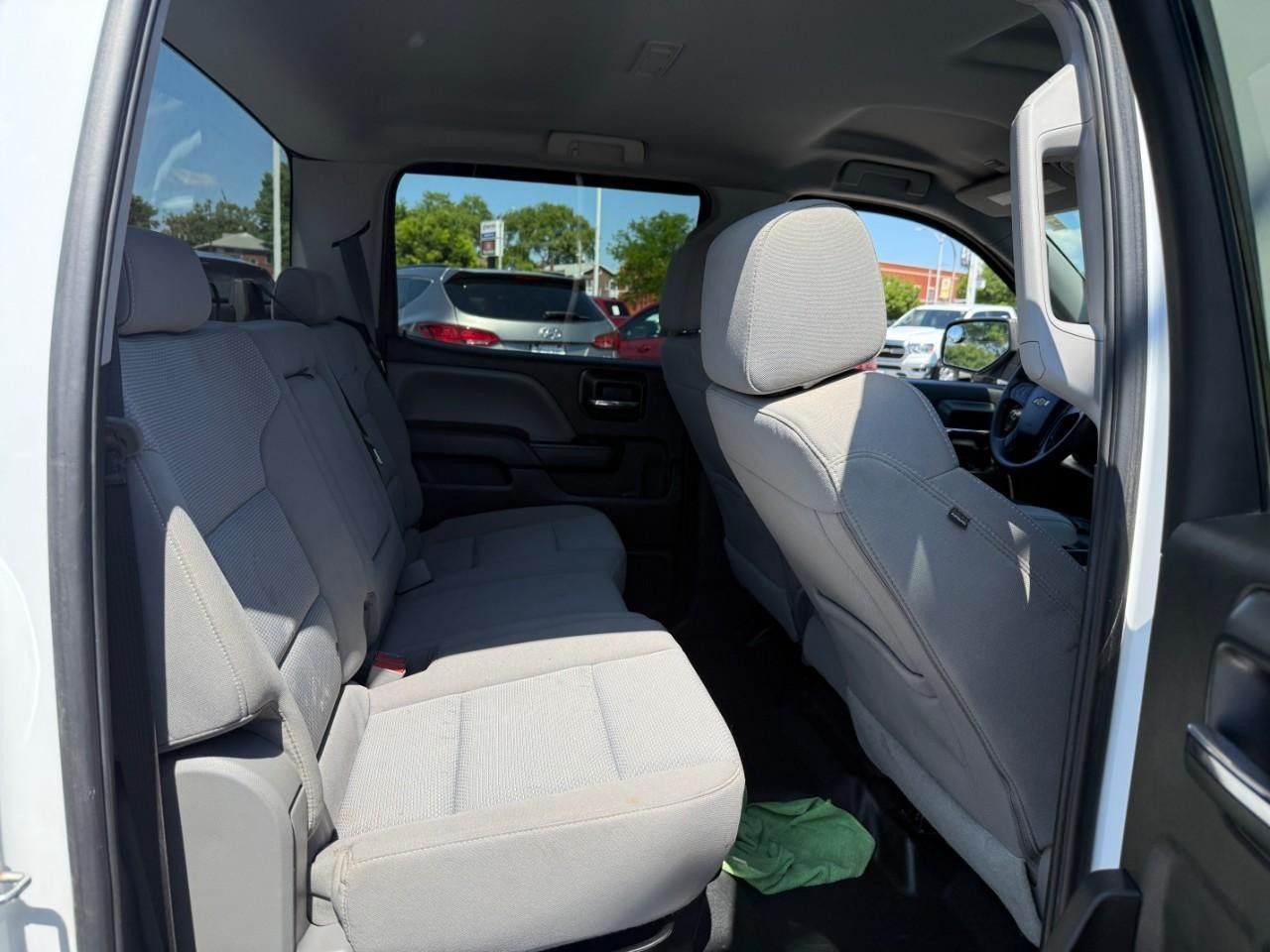 Chevrolet Silverado 1500 Vehicle Full-screen Gallery Image 10